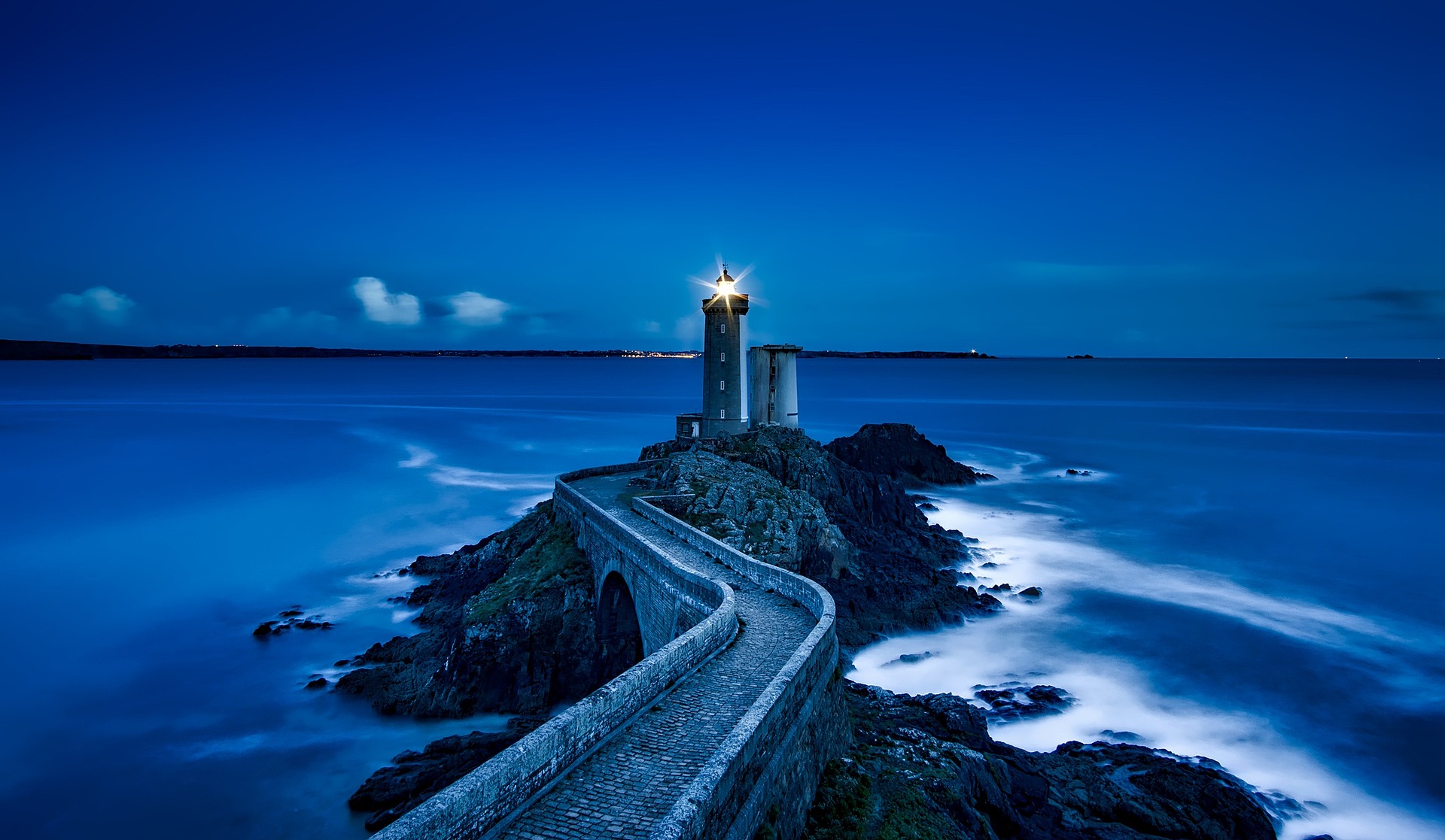 Outdoor lighting can be used to lead the way, or create ambience